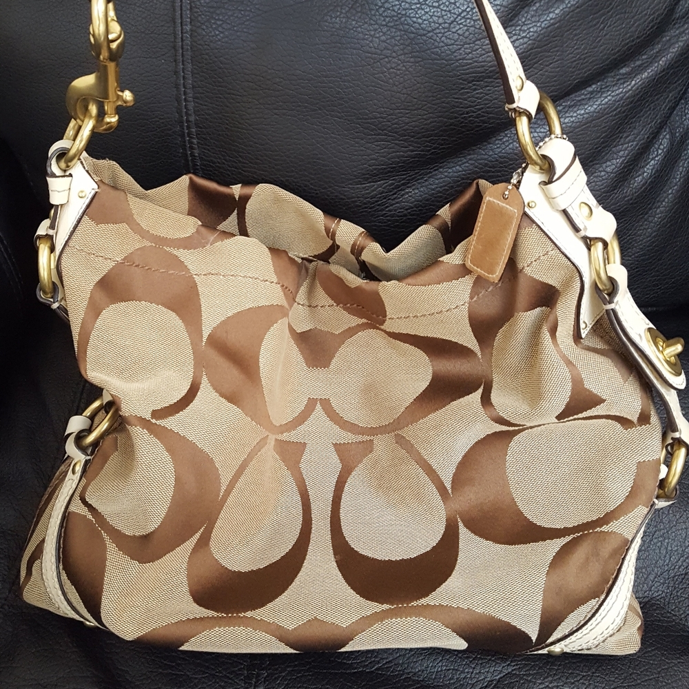 🚫 SOLD!!! Coach hobo bag